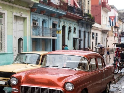 Havana Street scene with classic cars